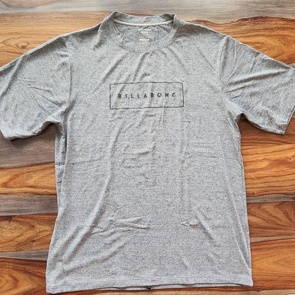 Surf Shirt Billabong Gray Men's XL Short Sleeve Shirt Graphic UVA/UVB Protection